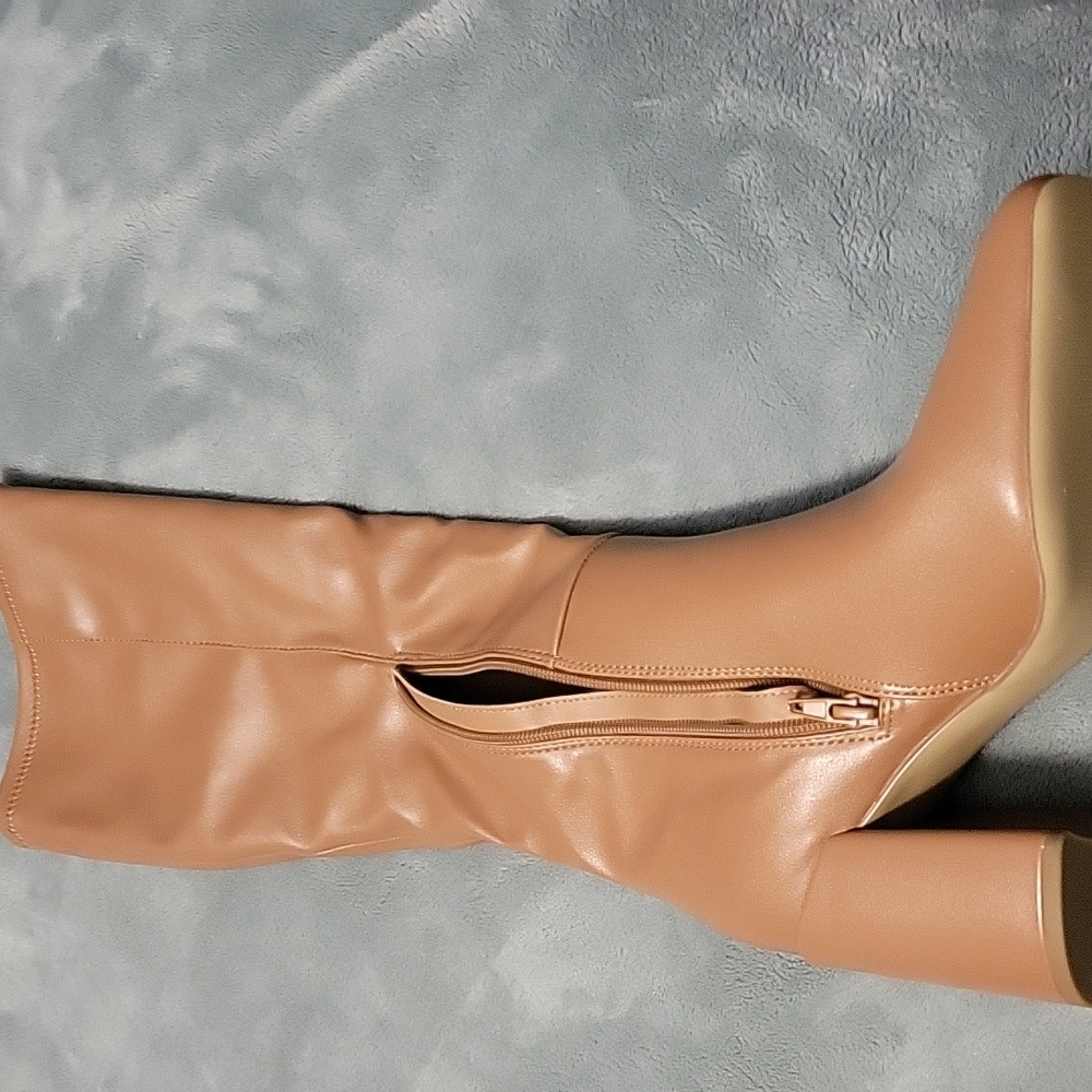 New With Box. Steve Madden Camel Color Lizah Tall Boots With Heel - Picture 4 of 10